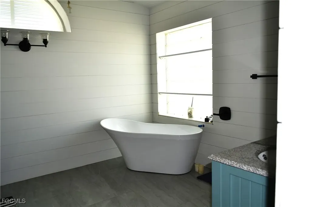 211 SW 47th Street Cape Coral FL 33914