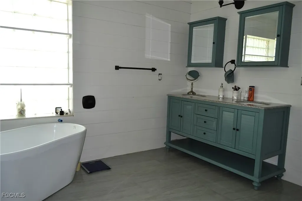 211 SW 47th Street Cape Coral FL 33914