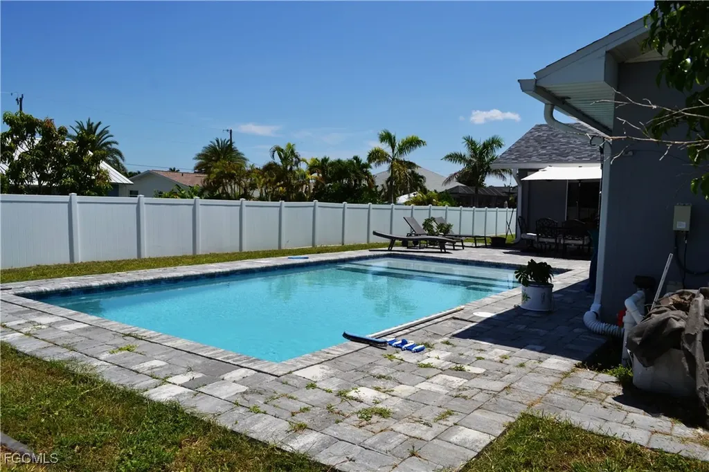 211 SW 47th Street Cape Coral FL 33914