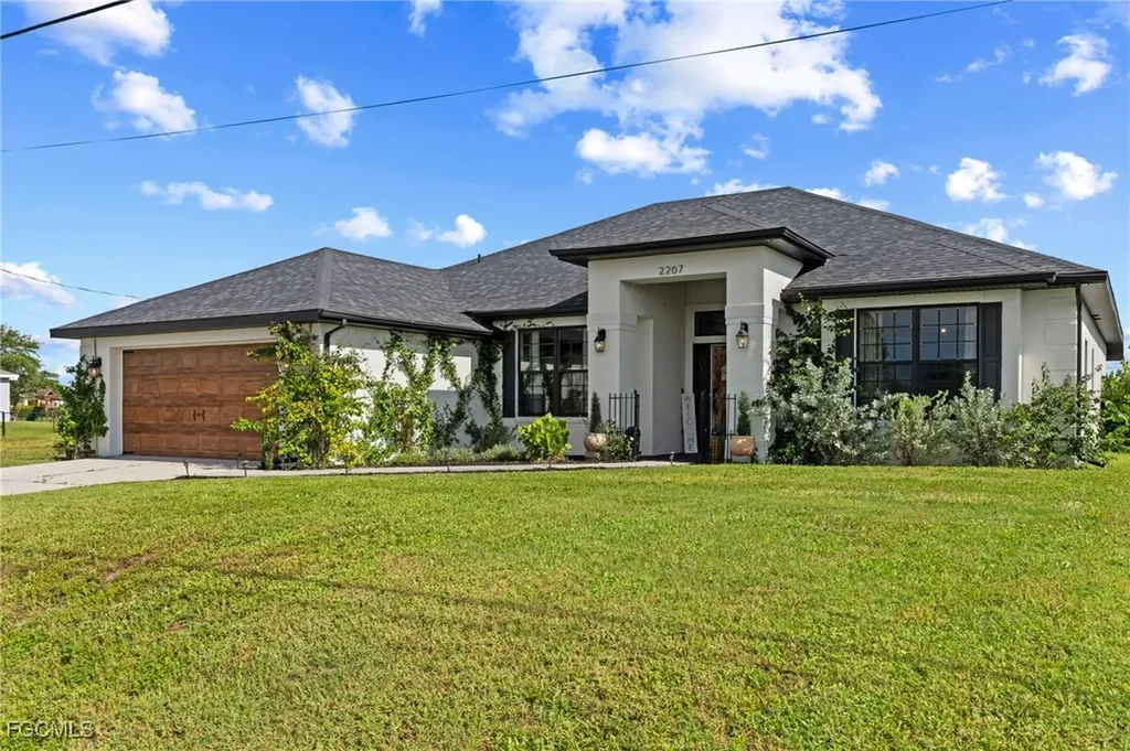 2207 NE 34th Terrace Cape Coral FL 33909