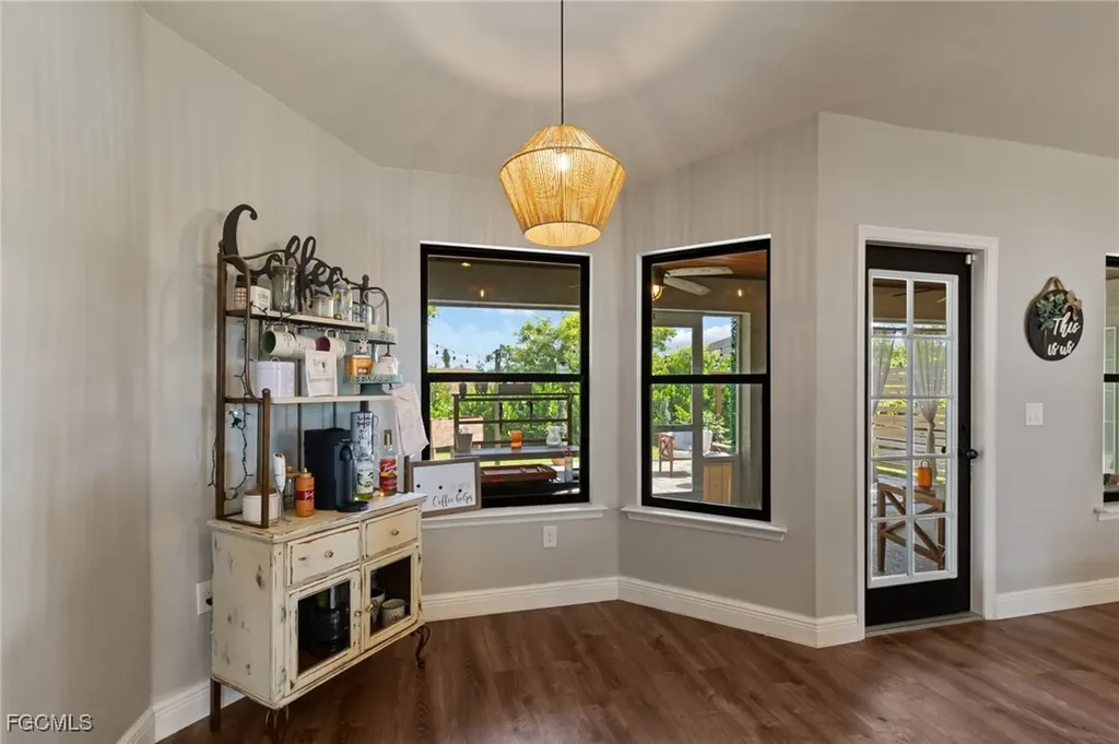 2207 NE 34th Terrace Cape Coral FL 33909