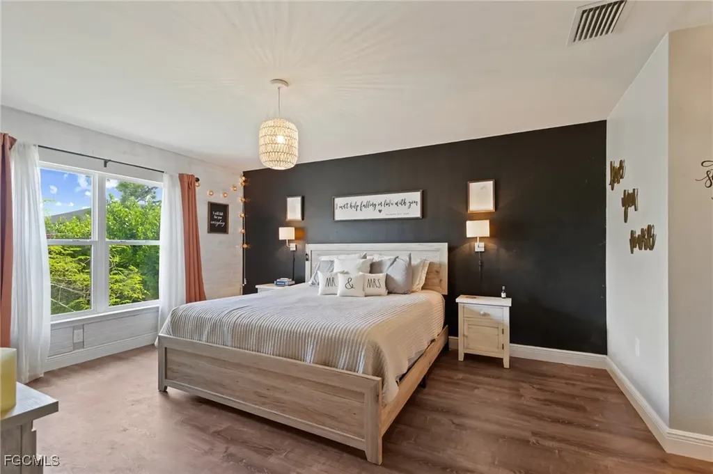 2207 NE 34th Terrace Cape Coral FL 33909