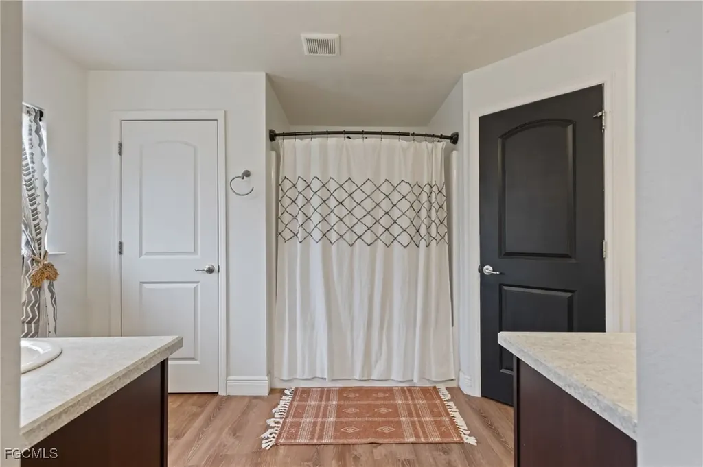 2207 NE 34th Terrace Cape Coral FL 33909