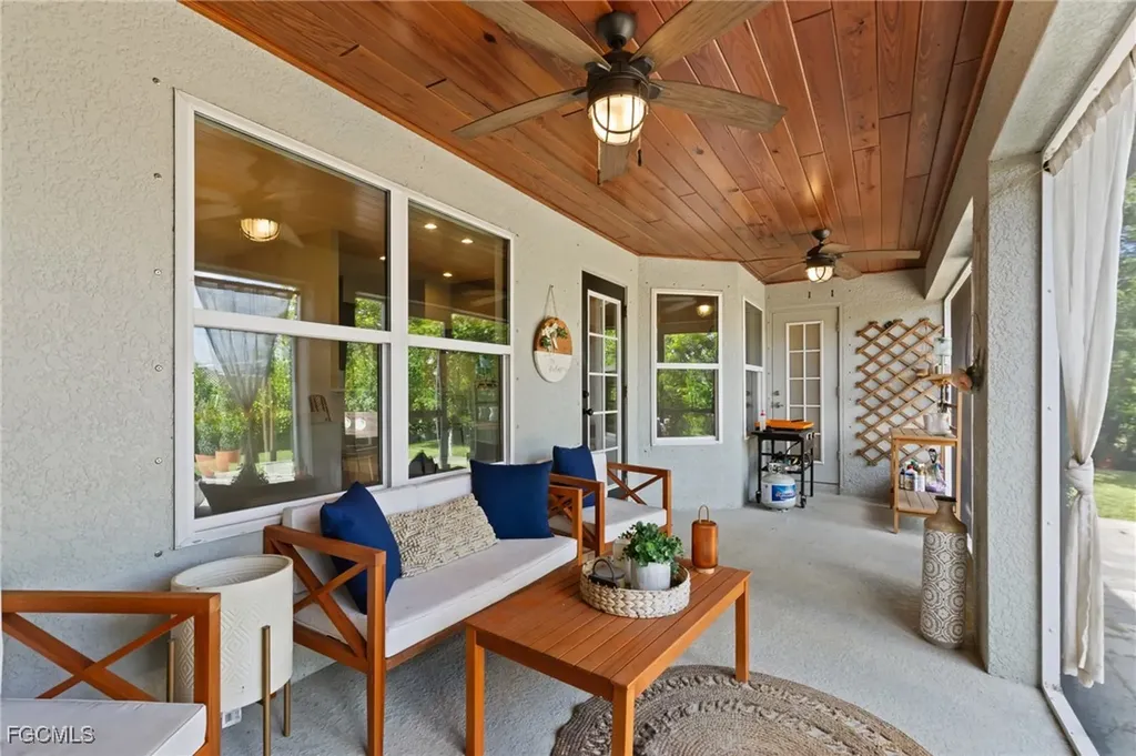 2207 NE 34th Terrace Cape Coral FL 33909