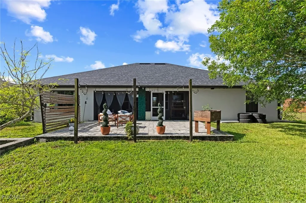 2207 NE 34th Terrace Cape Coral FL 33909