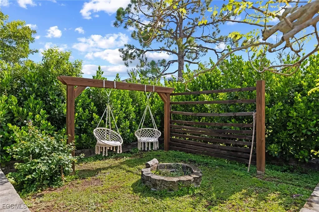 2207 NE 34th Terrace Cape Coral FL 33909