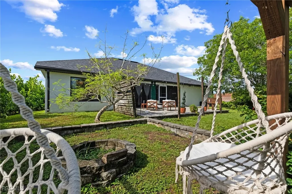 2207 NE 34th Terrace Cape Coral FL 33909