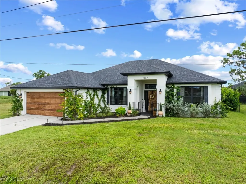 2207 NE 34th Terrace Cape Coral FL 33909