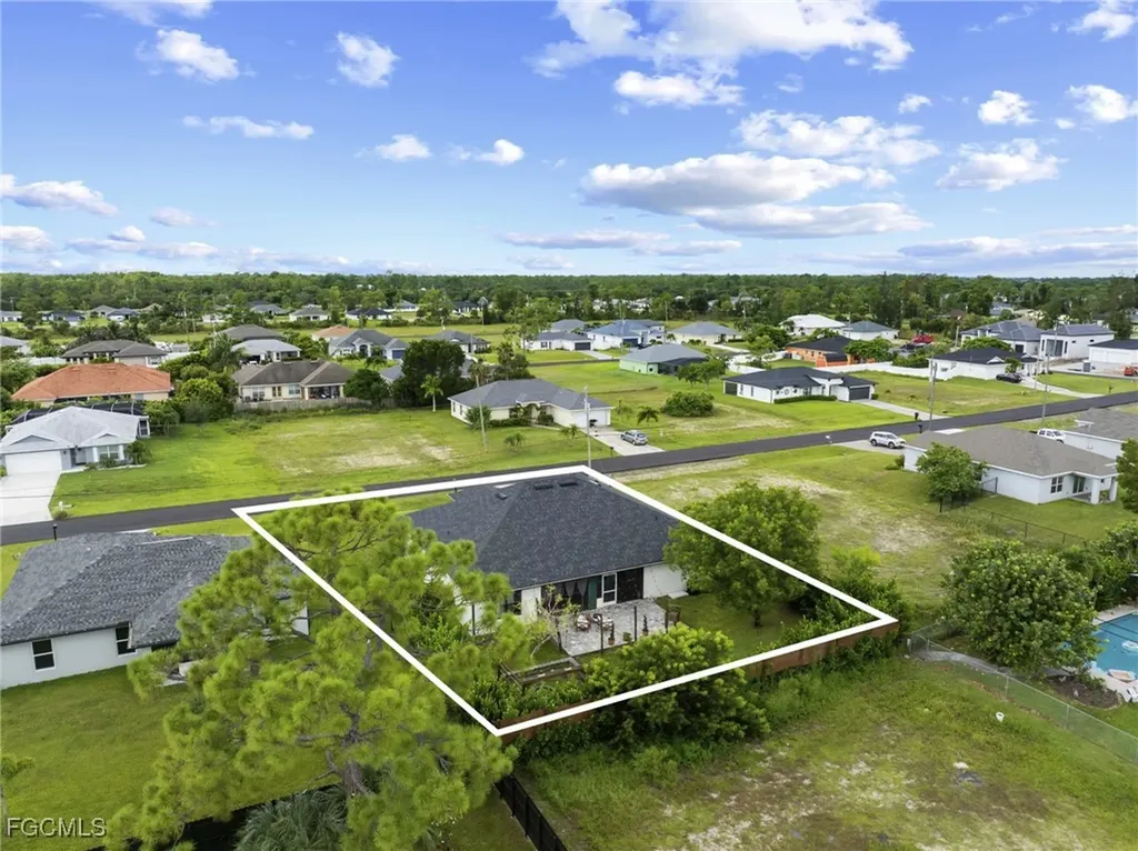 2207 NE 34th Terrace Cape Coral FL 33909