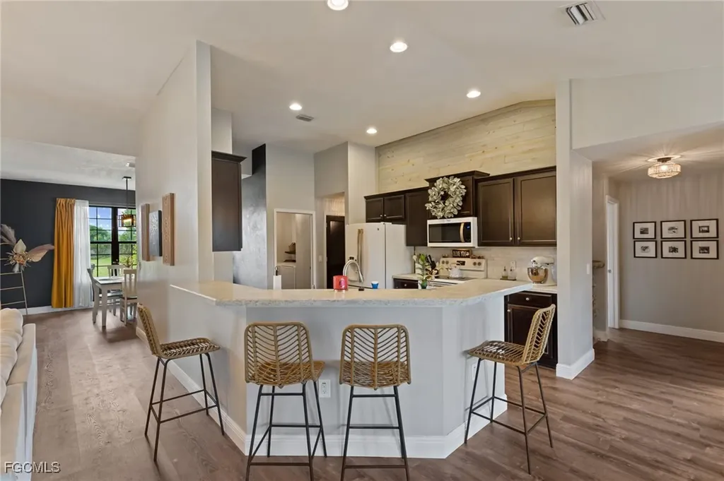 2207 NE 34th Terrace Cape Coral FL 33909