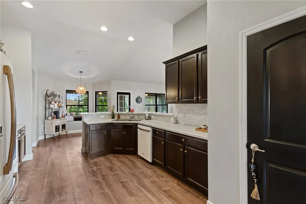 2207 NE 34th Terrace Cape Coral FL 33909