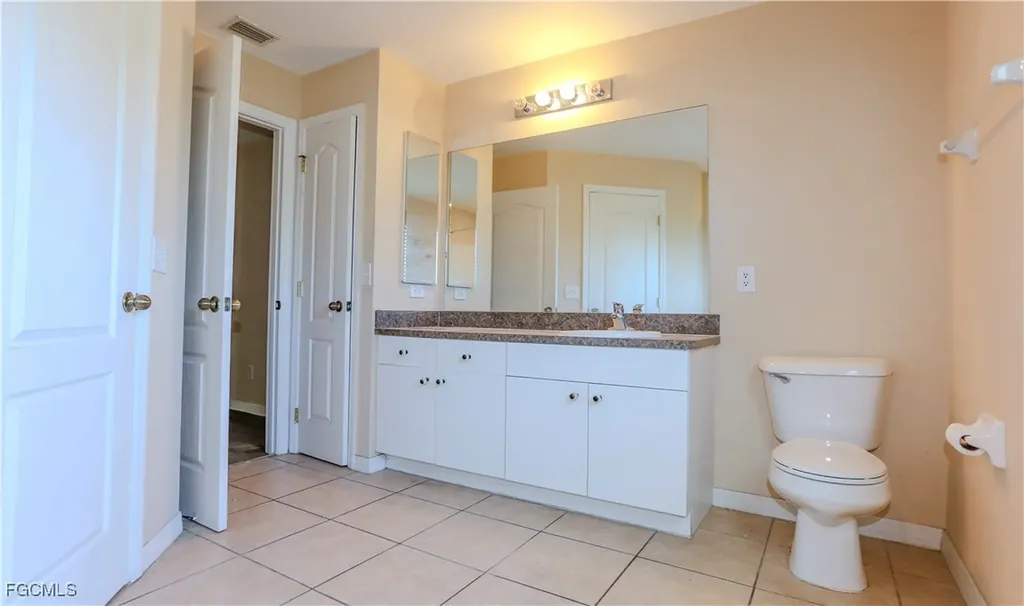 317 NE 10th Terrace Cape Coral FL 33909