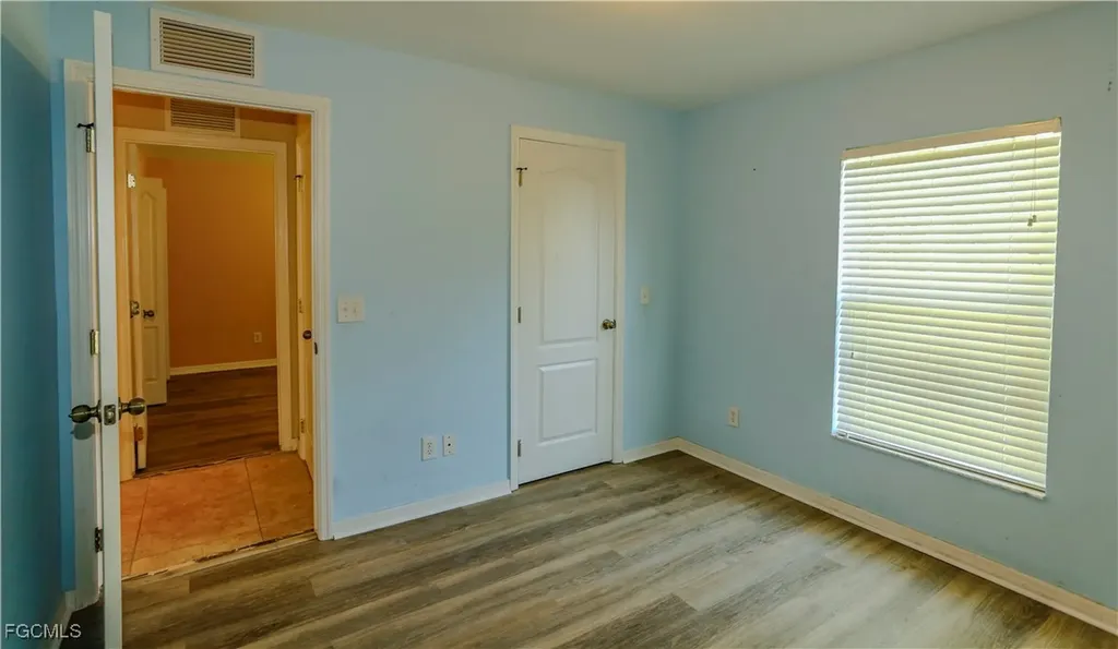 317 NE 10th Terrace Cape Coral FL 33909