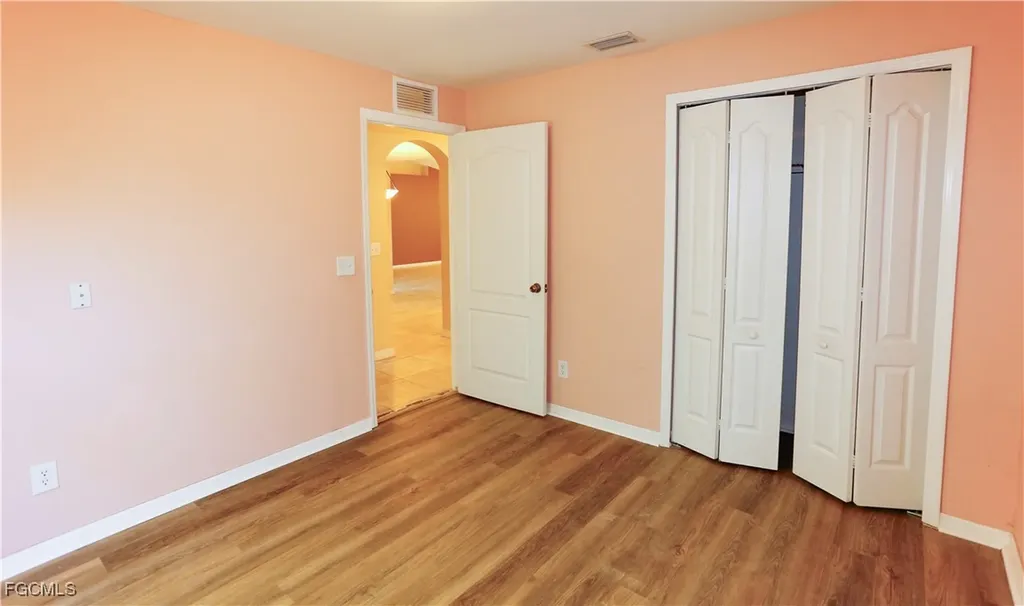 317 NE 10th Terrace Cape Coral FL 33909