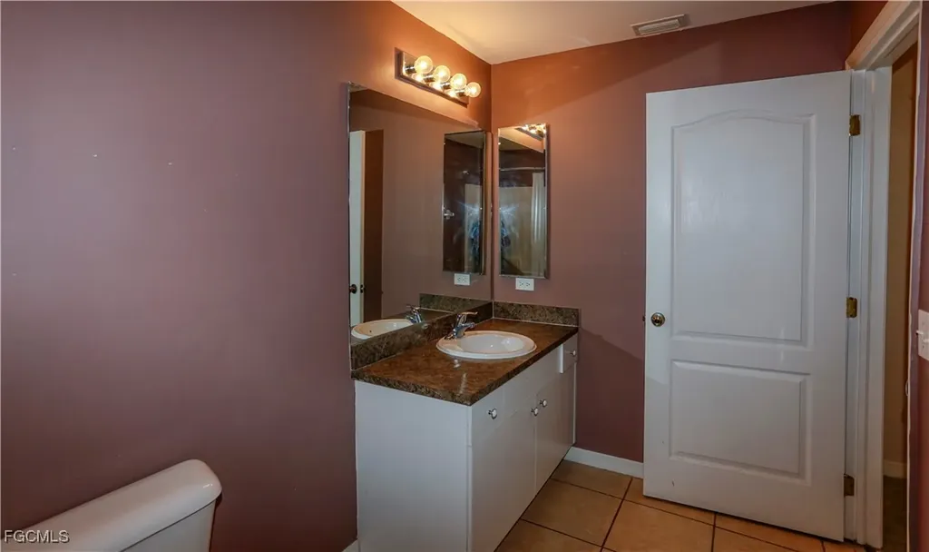 317 NE 10th Terrace Cape Coral FL 33909