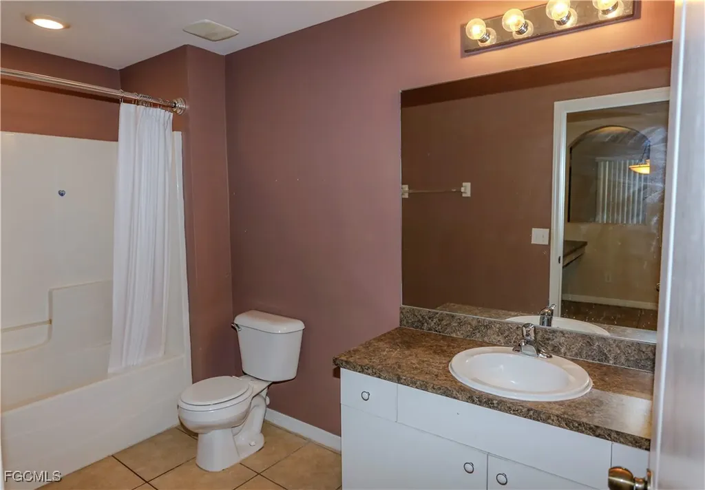 317 NE 10th Terrace Cape Coral FL 33909