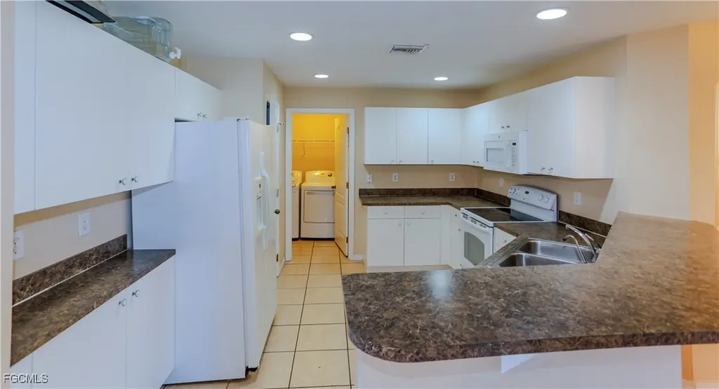 317 NE 10th Terrace Cape Coral FL 33909