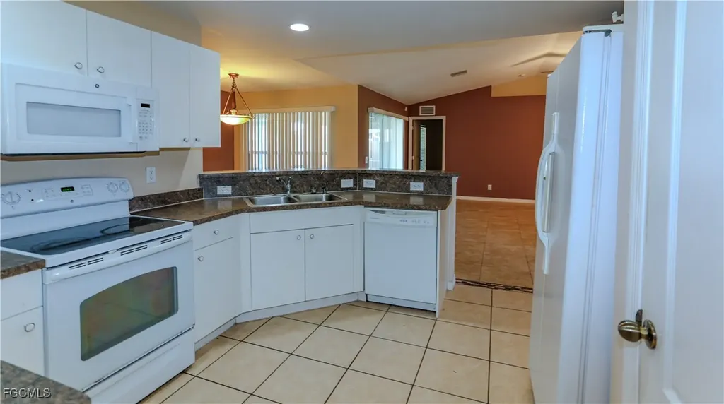 317 NE 10th Terrace Cape Coral FL 33909
