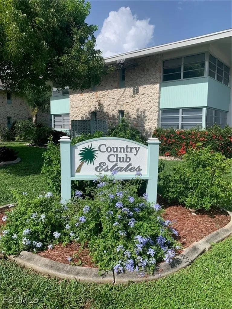 4202 SE 4th Place Cape Coral FL 33904