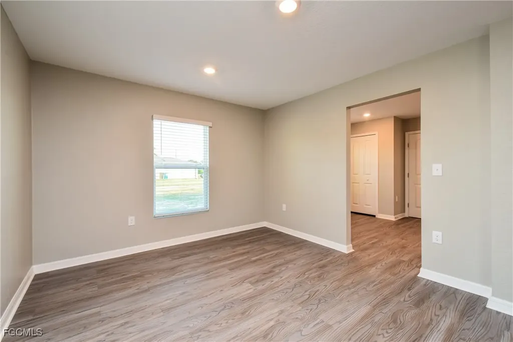1305 NE 34th Lane Cape Coral FL 33909
