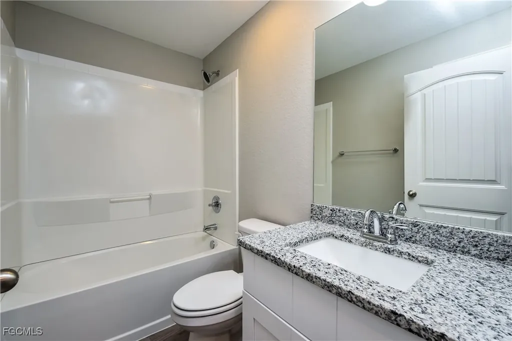 1305 NE 34th Lane Cape Coral FL 33909
