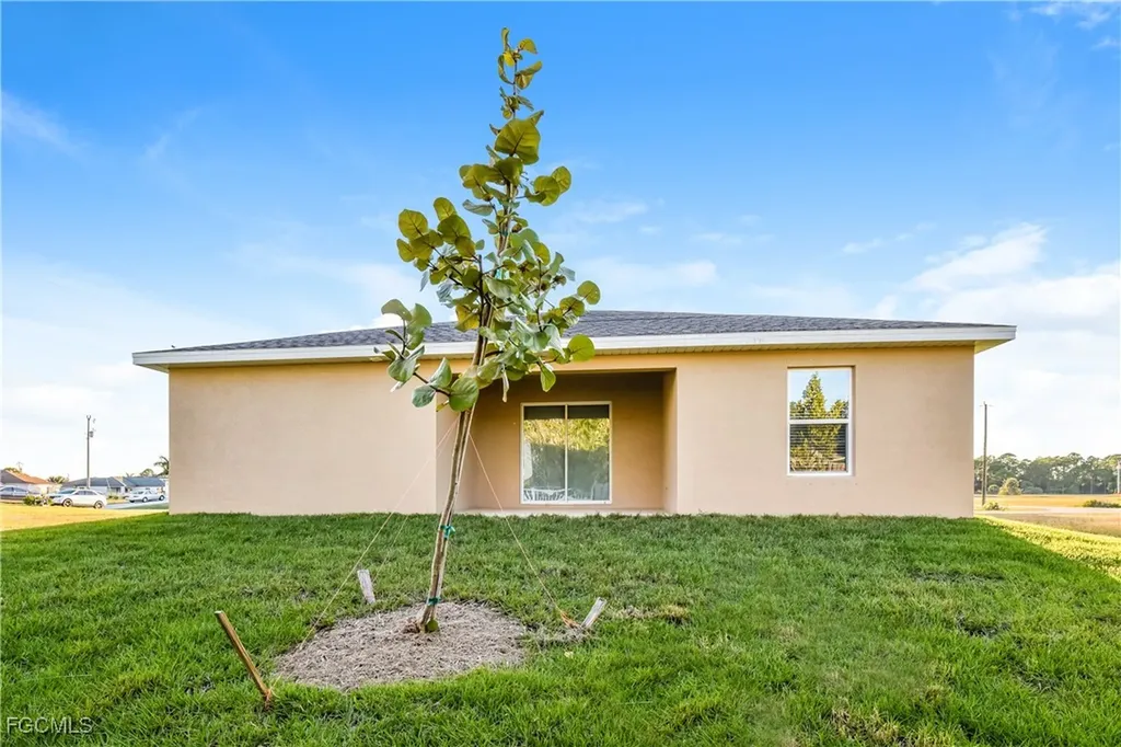 1305 NE 34th Lane Cape Coral FL 33909