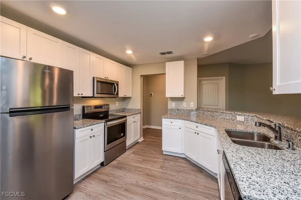 1305 NE 34th Lane Cape Coral FL 33909