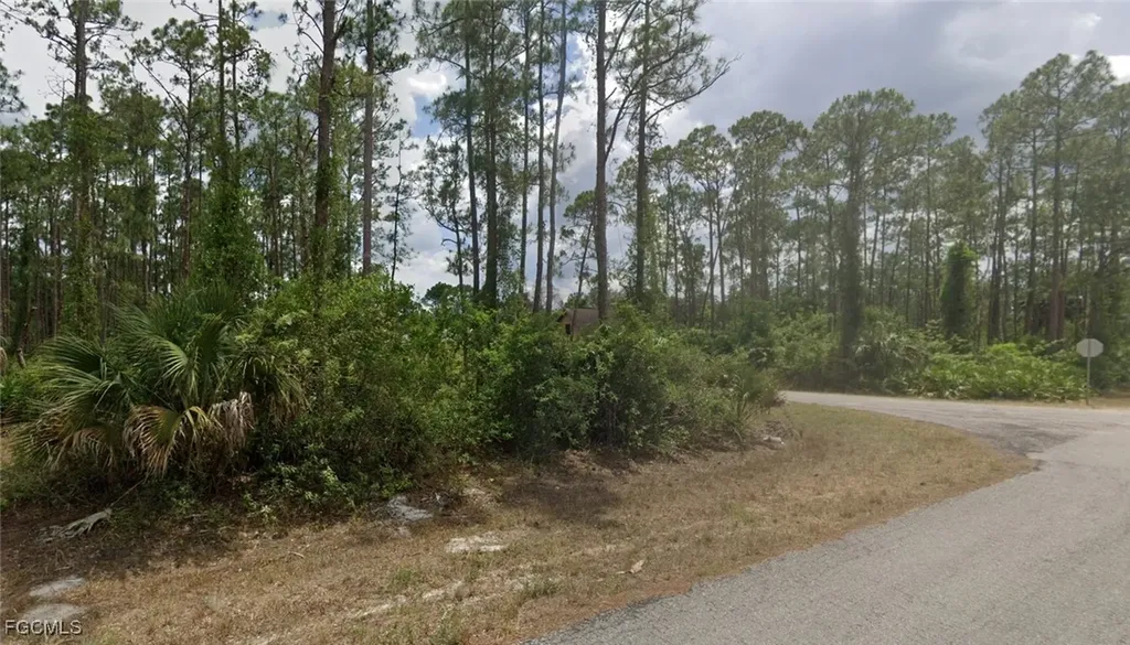 3000 E 22nd Street Alva FL 33920