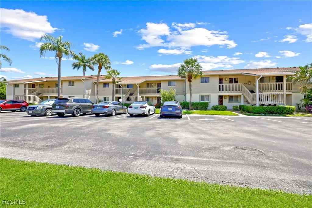 5705 Foxlake Drive North Fort Myers FL 33917