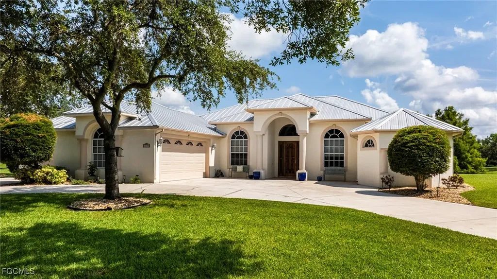 18190 Riverwind Drive Alva FL 33920