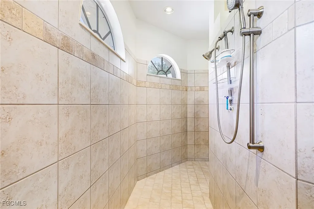 18190 Riverwind Drive Alva FL 33920