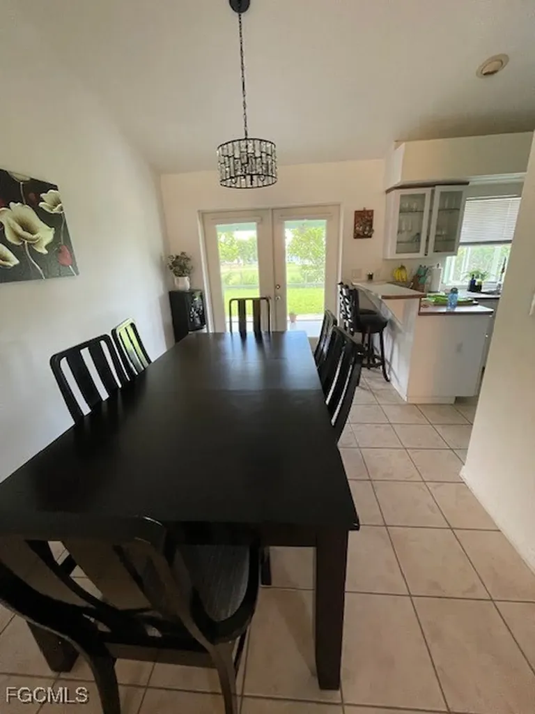 536 SE 2nd Terrace Cape Coral FL 33990