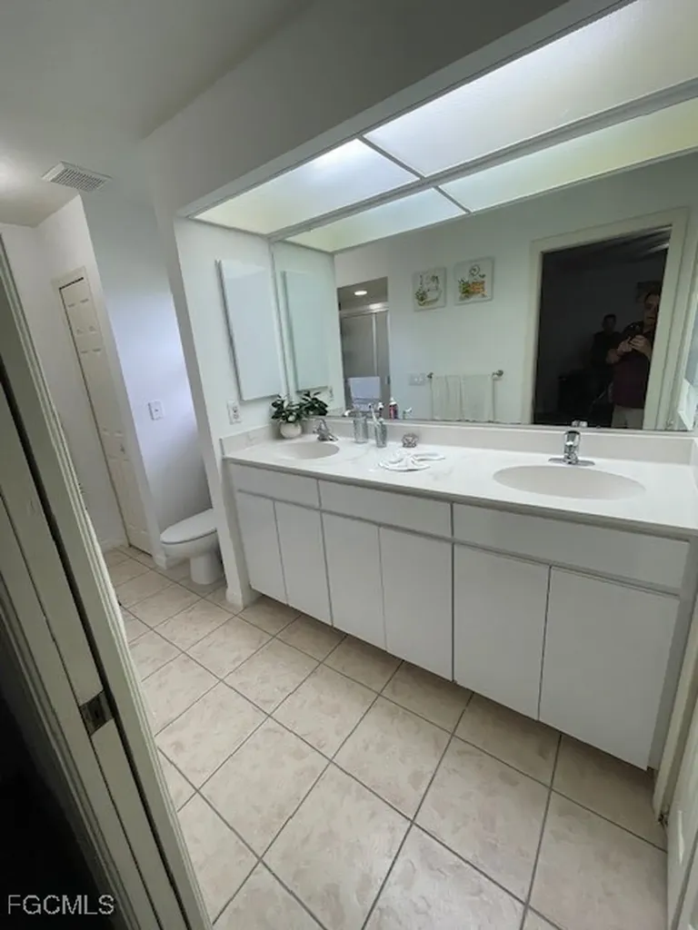 536 SE 2nd Terrace Cape Coral FL 33990