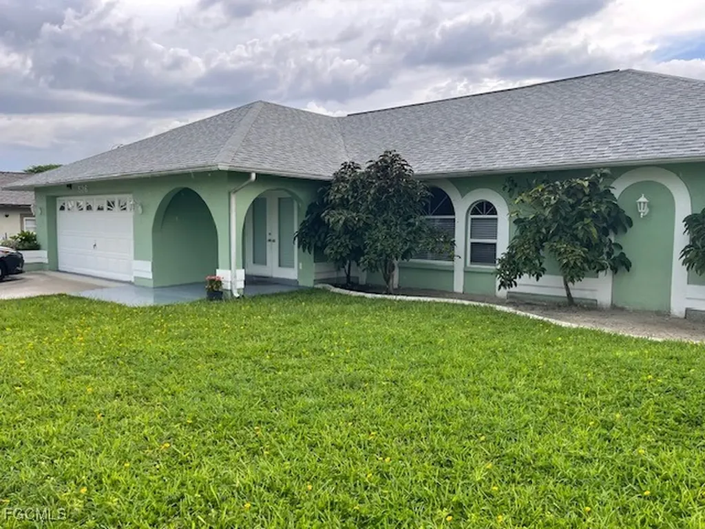 536 SE 2nd Terrace Cape Coral FL 33990