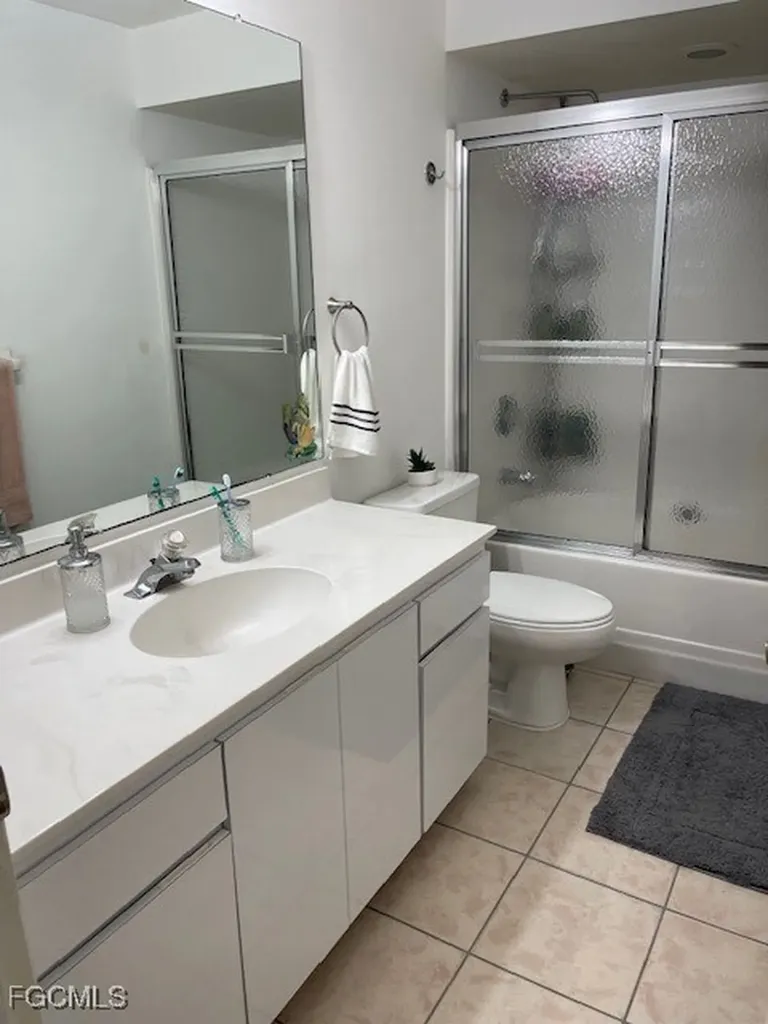 536 SE 2nd Terrace Cape Coral FL 33990