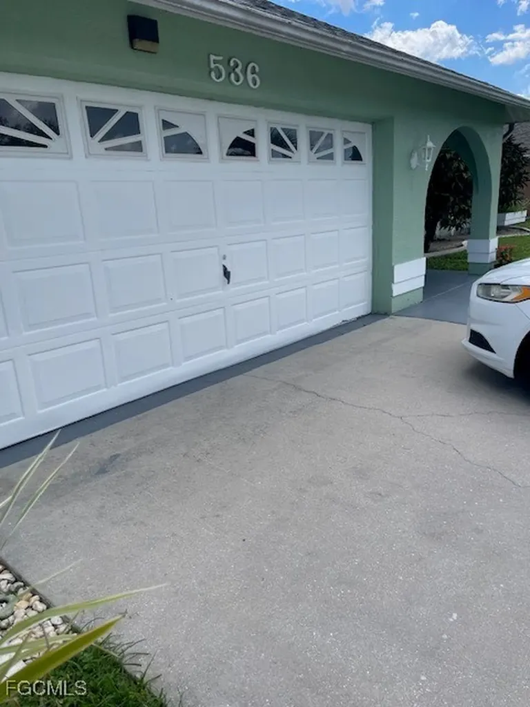 536 SE 2nd Terrace Cape Coral FL 33990