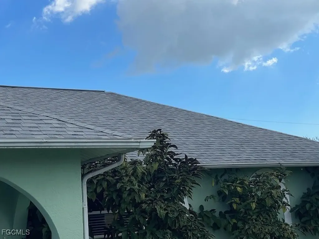 536 SE 2nd Terrace Cape Coral FL 33990