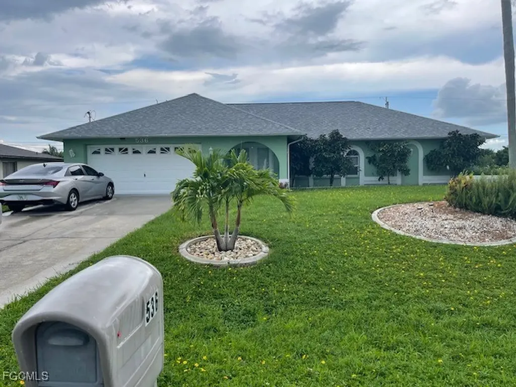 536 SE 2nd Terrace Cape Coral FL 33990