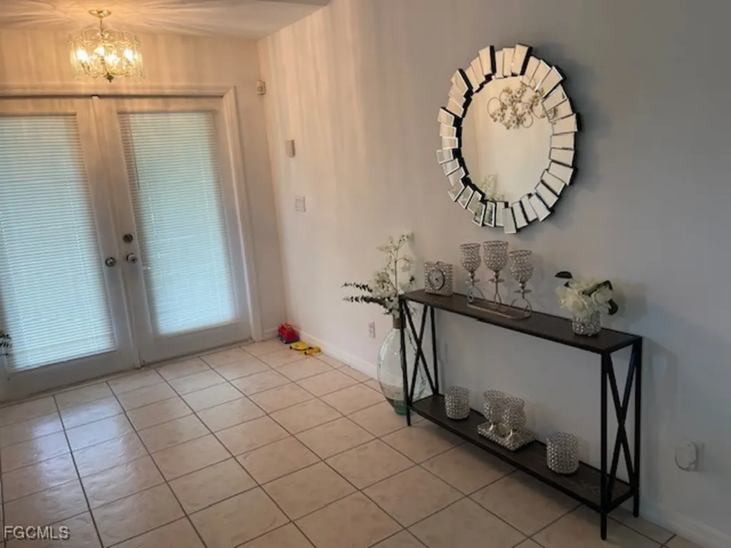 536 SE 2nd Terrace Cape Coral FL 33990