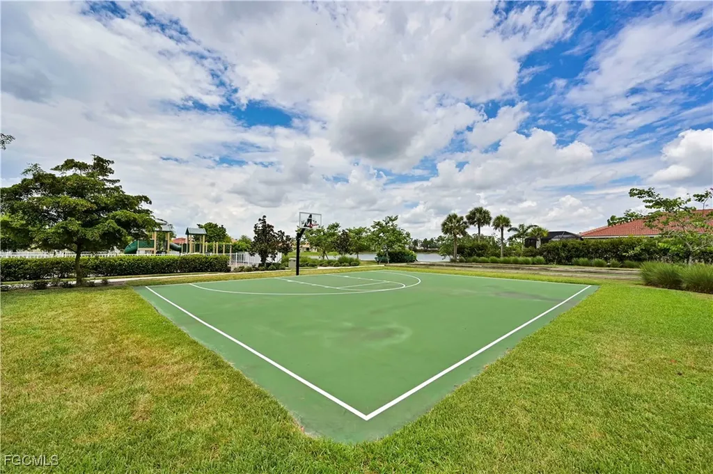 4338 Dutchess Park Road Fort Myers FL 33916