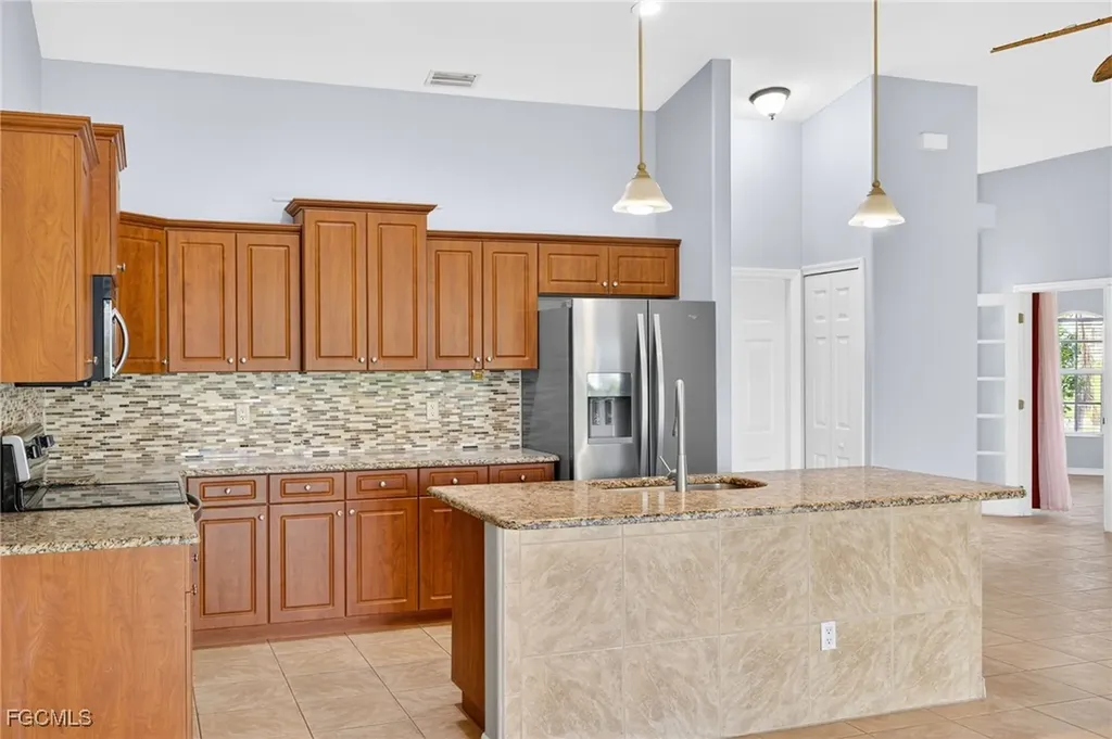 2202 NE 18th Street Cape Coral FL 33909