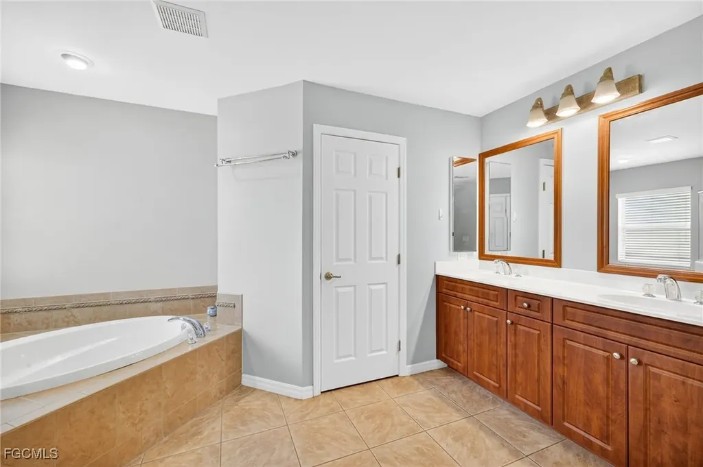 2202 NE 18th Street Cape Coral FL 33909