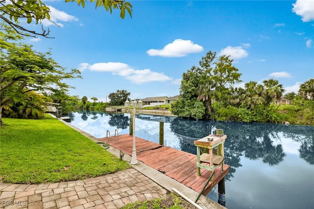 2202 NE 18th Street Cape Coral FL 33909