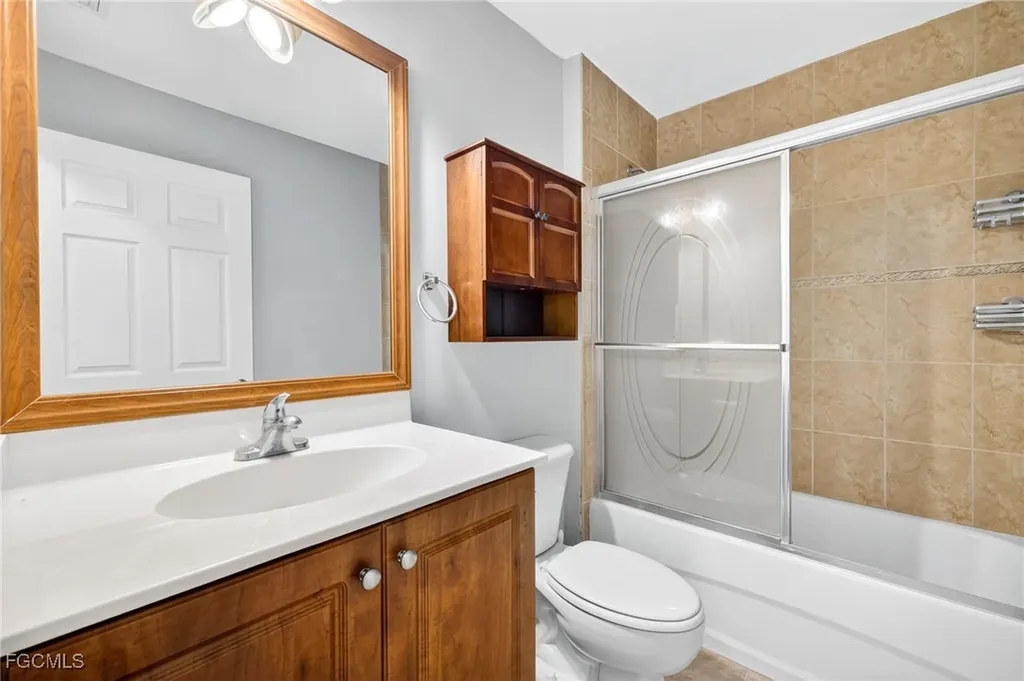 2202 NE 18th Street Cape Coral FL 33909