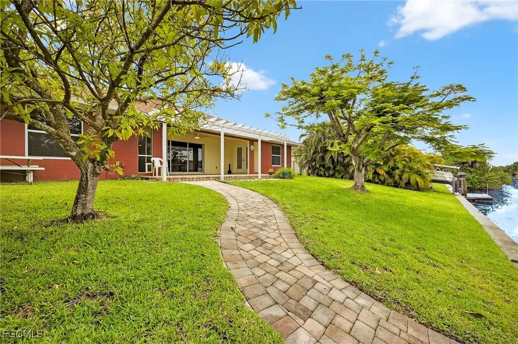 2202 NE 18th Street Cape Coral FL 33909