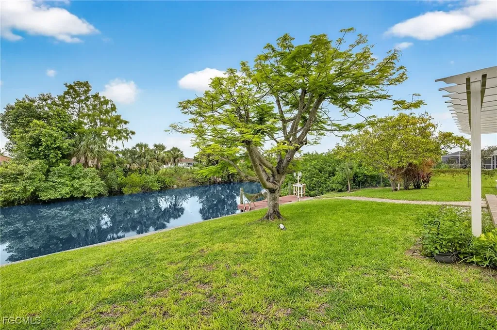 2202 NE 18th Street Cape Coral FL 33909