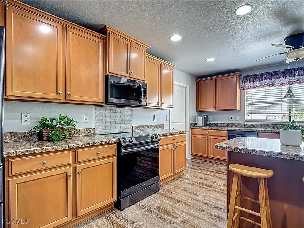 607 Tropicana Parkway W Cape Coral FL 33993