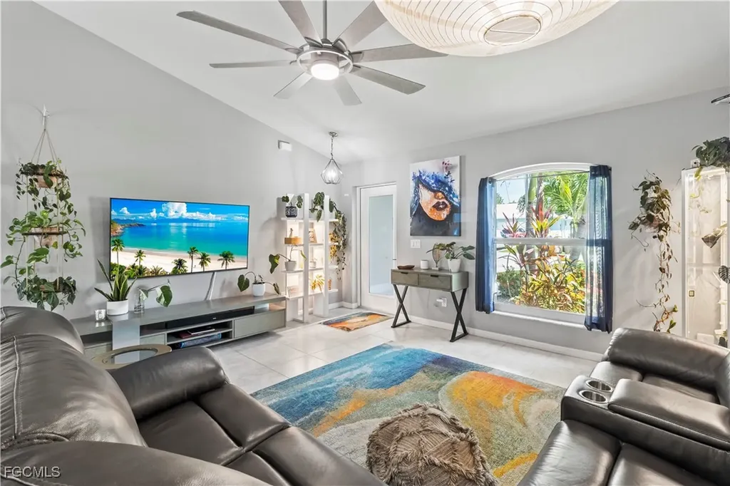 109 SW 15th Terrace Cape Coral FL 33991