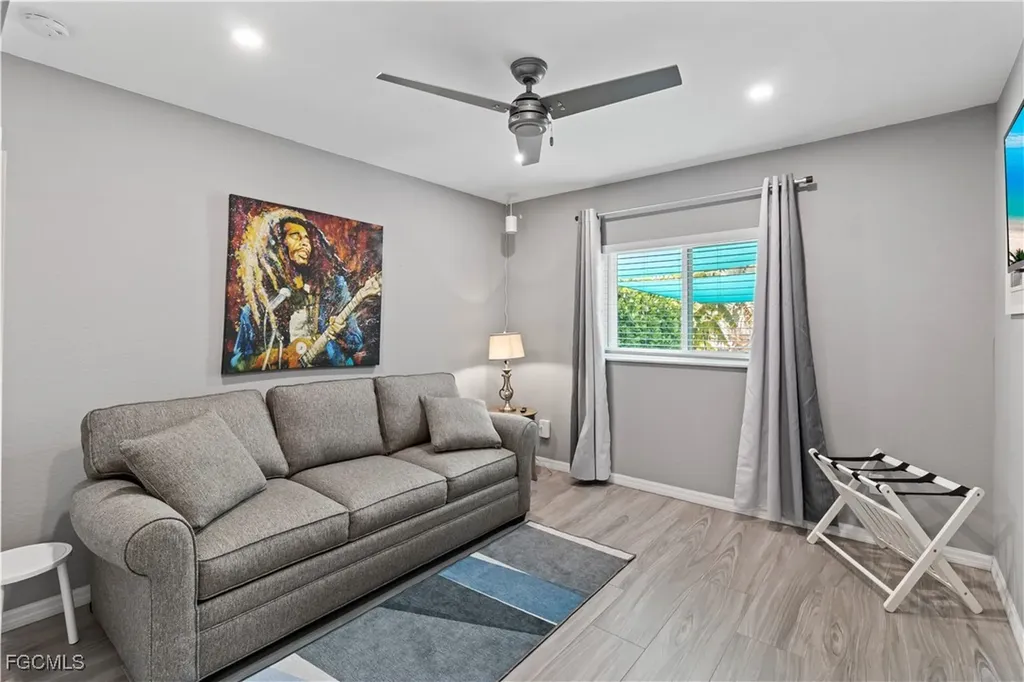 109 SW 15th Terrace Cape Coral FL 33991