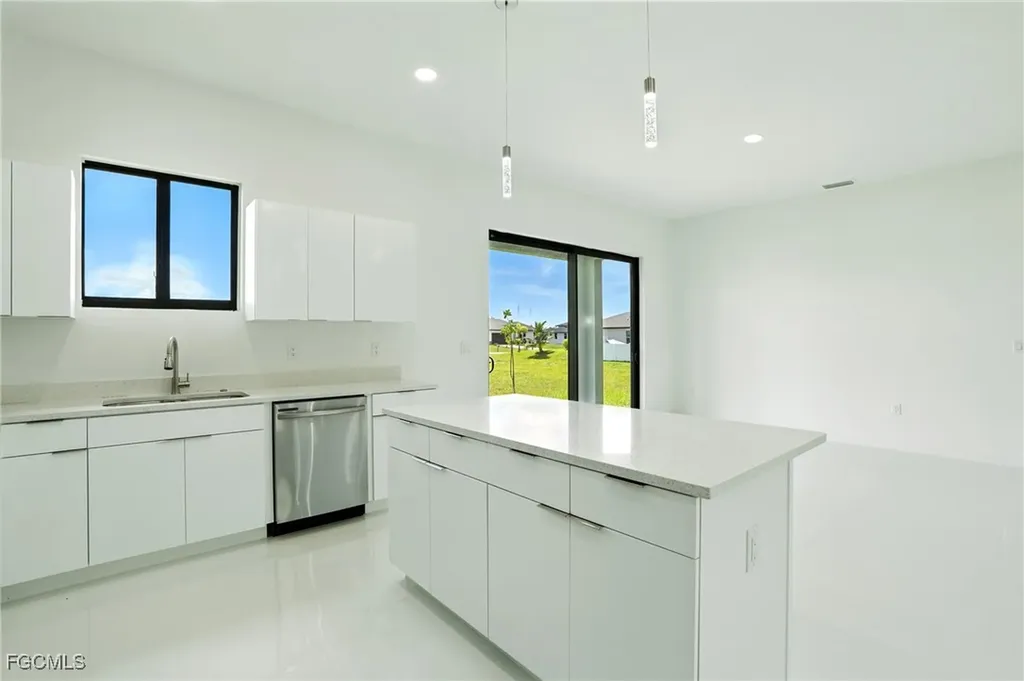 2725 Embers Parkway W Cape Coral FL 33993